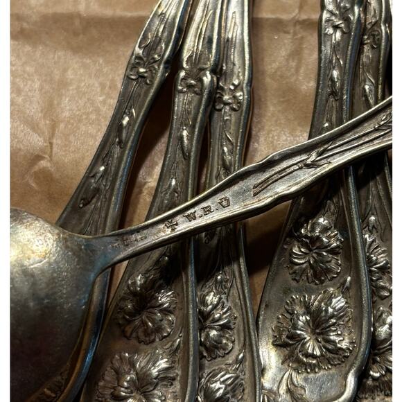 Antique silver teaspoons set (8) Carnation Pattern 1908 Rogers Art Nouveau - Picture 7 of 11